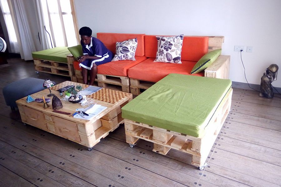 Cách Làm Sofa Đơn Giản, Đẹp Từ Gỗ Pallet Tại Nhà - bTaskee